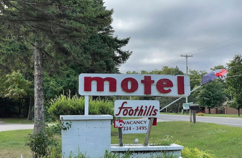 The Foothills Cafe & Motel (Foot Hills Motel) - Web Listing